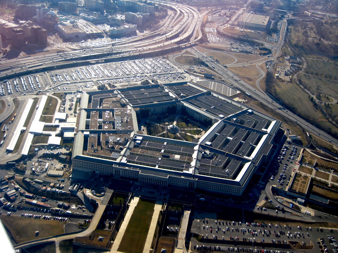 В Пентагоне потеряли 6.5 триллиона долларов.