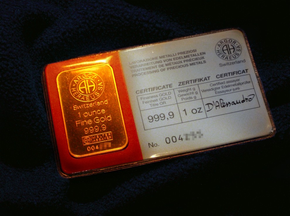 Золото становится мировым стандартом.