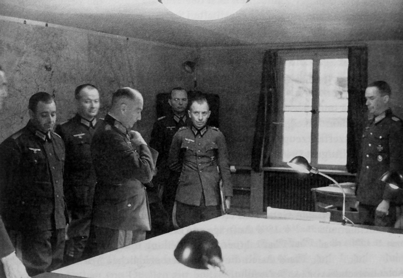 Генерал Адольф Хойзингер - из нацистов в "НАТО".