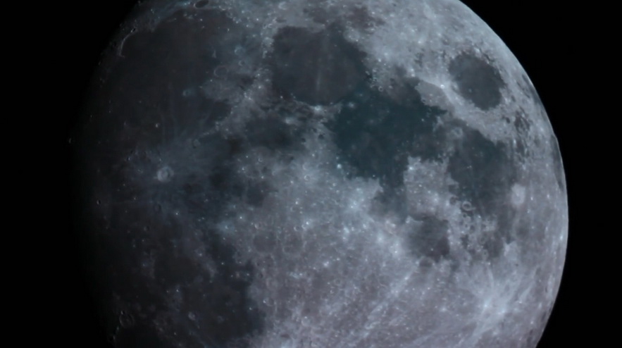 Что скрывает голограмма на Луне?
