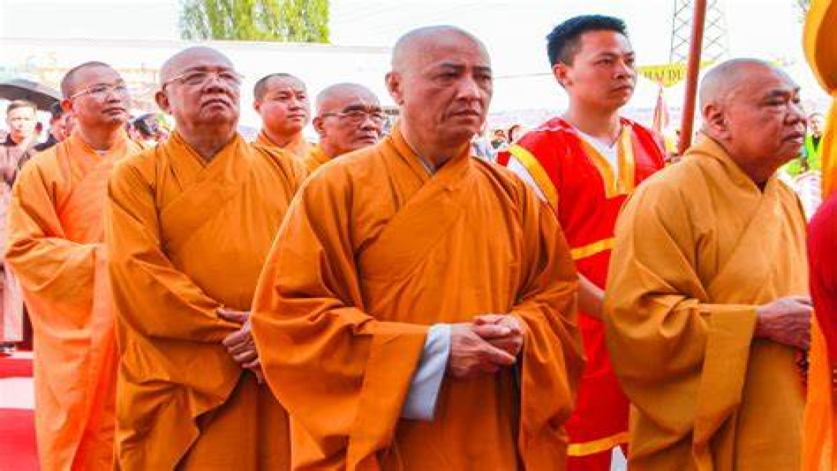 Буддизм:  бескорыстие и самоконтроль и реинкарнация